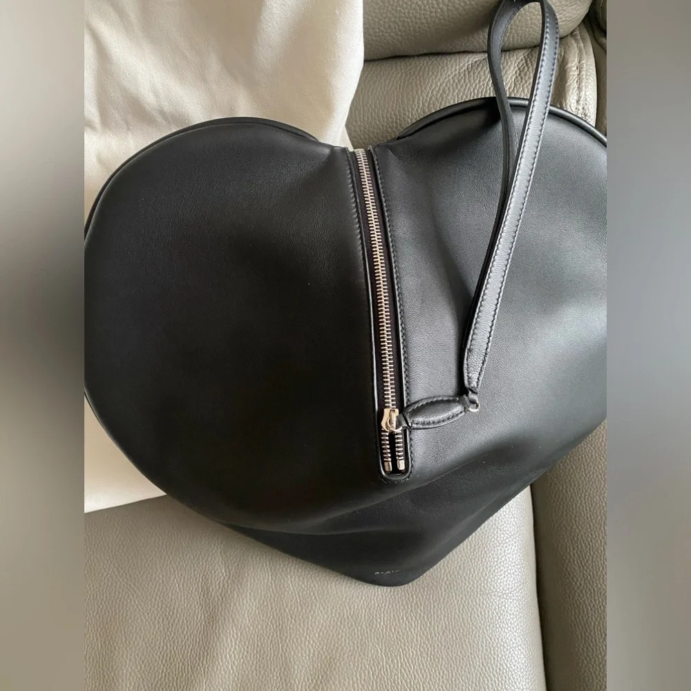 NEW Auth ALAÏA
Le Cœur Heart shape leather CLUTCH/BAG/ Wristlet Made in ITALY - Picture 7 of 16